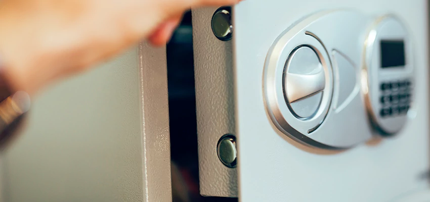 Fingerprint Safe Openers in Fort Bragg, CA