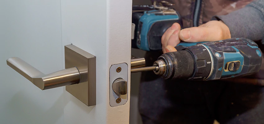 Broken Door Handle Lock Repair in Fort Bragg, California